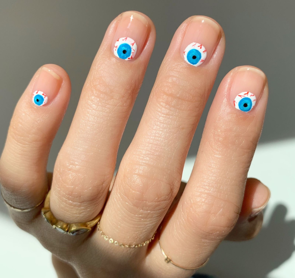 Eyeball manicure for halloween nail art ideas for 2020